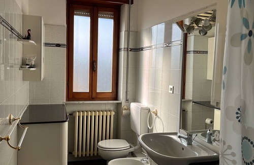 Saint-remy-de-provence Casa | Room in B&B - Room Alloro - Casa T Home Bed and Breakfast - Esmex Home Restaurant