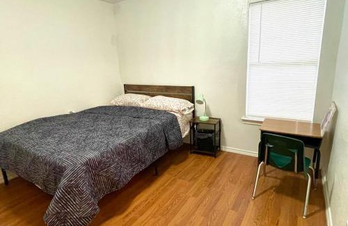 Dallas Casa | Room in Dallas near downtown