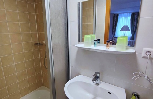 Hundsbach Cama Y Desayuno | Room in Guest Room - Pension Forelle Double Room