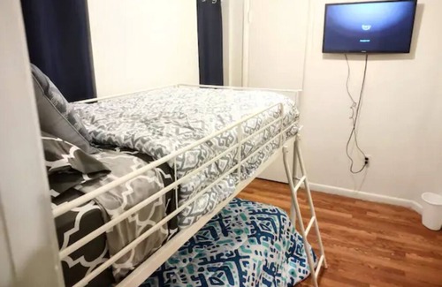 Midtown-Edmondson Casa | Room in Guest Room - Twin Bunk-style Bedroom Close to Downtown