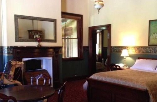 Dubbo Casa | Room in Historic Ranelagh House on acres, 2 km to CBD