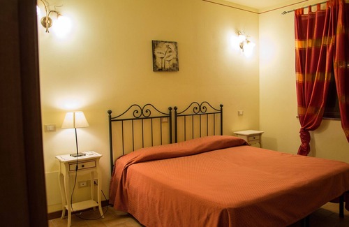 Montecarlo Casa | Room in Holiday House - Apartment in Farmhouse
