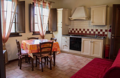 Montecarlo Casa | Room in Holiday House - Apartment in Farmhouse