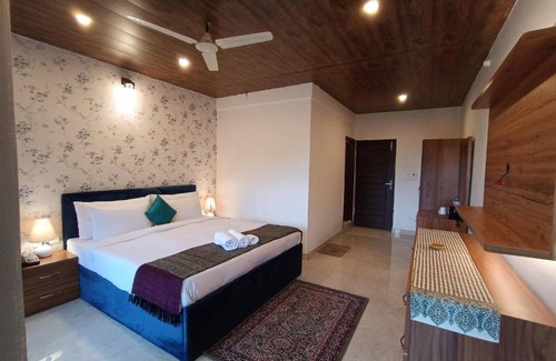 Landour Casa | Room in Holiday house - Oakwood 303 - Elegant Private Room With Balcony at Landour, Mussoorie