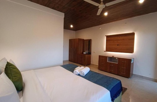 Landour Casa | Room in Holiday house - Oakwood 303 - Elegant Private Room With Balcony at Landour, Mussoorie