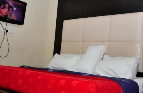 Ikeja Casa | Room in Lodge - Eaglespark1960 Hotel - Standard