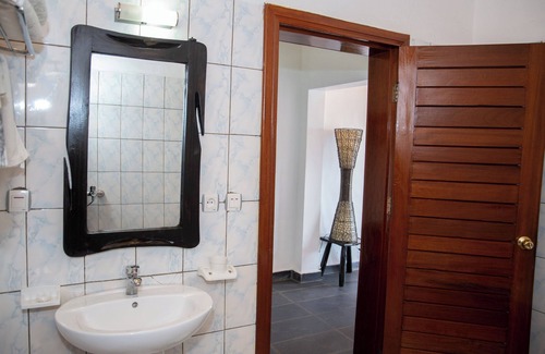 Buhongo Casa | Room in Lodge - Rushel Kivu Resort Kayove