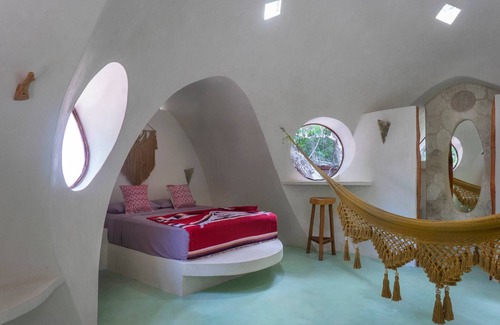 Soliman Bay Cabina | Room in Lodge - Unique Jungle Dome 2 Queen Beds