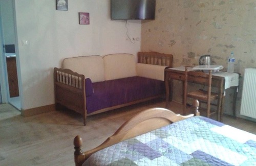 La Berthenoux Cama Y Desayuno | Habitación en granja renovada - Naturaleza y confort con parking