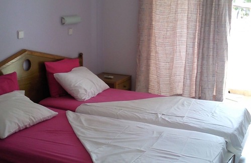 Pefkos Apartamento | Rustic and Spacious Studio by the Beach