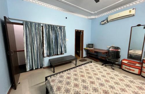 Gomti Nagar Casa | Room in the Heart of Gomti Nagar