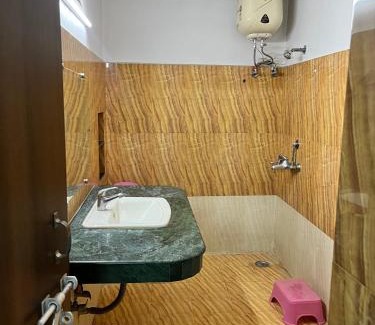 Gomti Nagar Casa | Room in the Heart of Gomti Nagar