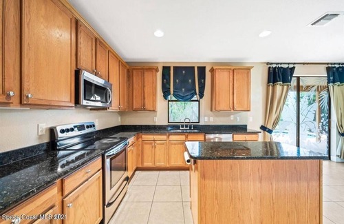 Merritt Island Casa | Room in Tropical house with Pool
