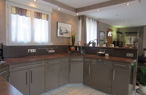 Grezieu-la-Varenne Casa | HABITACIÓN PRIVADA EN VILLA CON PISCINA.