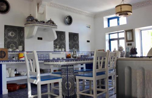 Sidi Ahmed Essayeh Casa | Room in villa Lair De La Mer