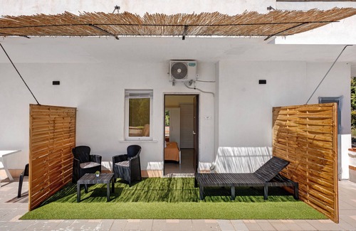 Capaccio-Paestum Apartamento | Room 'La Fiesta' with Sea View, Wi-Fi and Air Conditioning