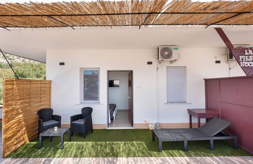 Capaccio-Paestum Apartamento | Room 'La Fiesta' with Sea View, Wi-Fi and Air Conditioning