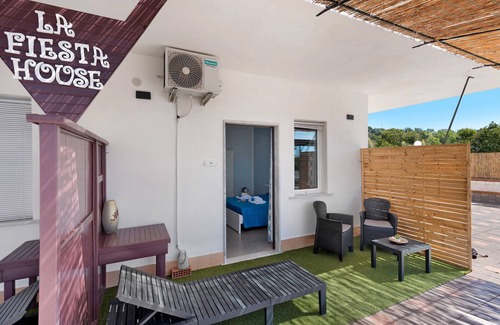 Capaccio-Paestum Apartamento | Room 'La Fiesta' with Sea View, Wi-Fi and Air Conditioning