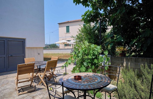 Scarlino Scalo Apartamento | Habitación 'La Lenzerina' con jardín compartido y Wi-Fi