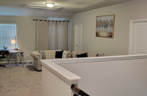 Royse City Casa | Room+ living Room in Royse City.