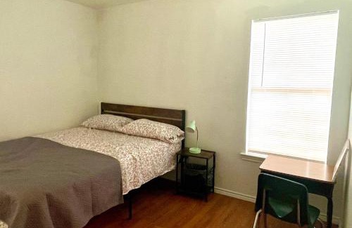 Dallas Casa | Room near downtown Dallas4