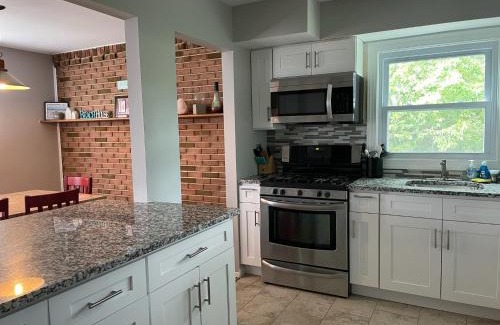 Long Branch Casa | Room near the beach and shopping 13