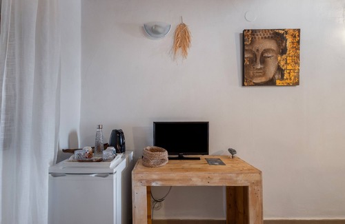 Sant Carles de Peralta Apartamento | Habitación 'Olivo' con vistas a la montaña, Wi-Fi y aire acondicionado