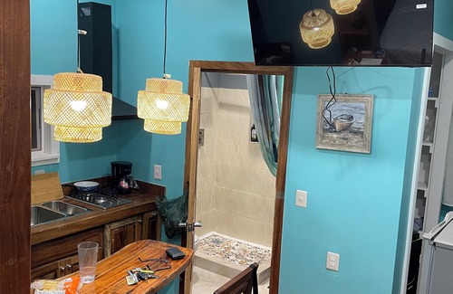 Isla Conchagaita Casa | Room or 3-bedroom house in Olomega with WiFi, AC, Lake/Mountain views.