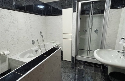 Potenza Casa | Room & Parking