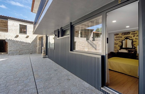 Rossas Apartamento | Habitación 'Quarto 2' con vistas a la montaña, Wi-Fi y aire acondicionado.