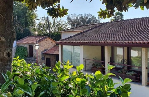 Amares Apartamento | Habitación 'Quarto 3 - Quinta Da Ataíde' con vistas a la montaña, piscina compartida y Wi-Fi