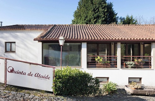 Amares Apartamento | Habitación 'Quarto 3 - Quinta Da Ataíde' con vistas a la montaña, piscina compartida y Wi-Fi