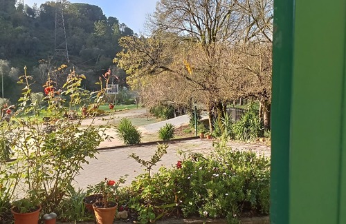 Coimbra Apartamento | Habitación 'Quarto 3 Rc - Quinta Df' con vistas a la montaña, Wi-Fi y aire acondicionado.