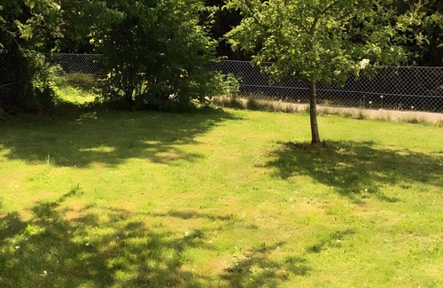 Laupheim Apartamento | Room 'Quiet Rooms in Shared Apartment' with Private Garden, Balcony and Wi-Fi