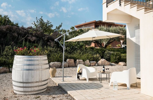 Ispica Apartamento | Habitación 'Riofavara Winery - Suite Vigna' con terraza privada, Wi-Fi y aire acondicionado