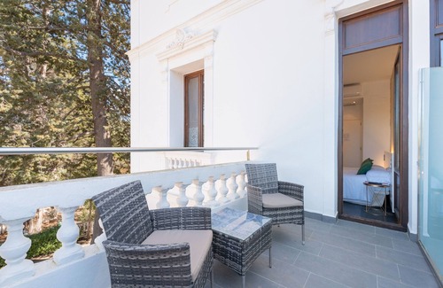 Navajas Apartamento | Habitación 'Rosa' con vistas a la montaña, Wi-Fi y aire acondicionado