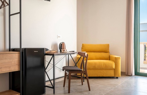 Castromediano Apartamento | Habitación 'San Biagio - Superior 104' con piscina compartida, Wi-Fi y aire acondicionado.