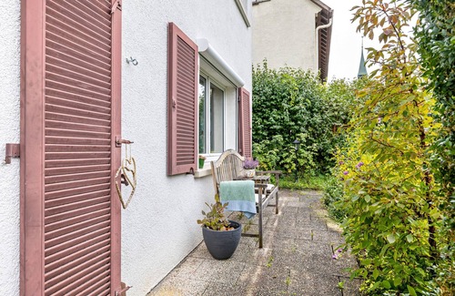 Ebingen Apartamento | Habitación 'Schönes Zimmer Mit Eigenem Bad' con balcón y Wi-Fi