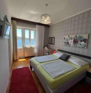 Barbat na Rabu Cama Y Desayuno | Room, Seaside house Dragica