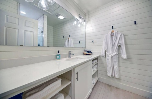 Warrenton Apartamento | Room Seven - Farmstead