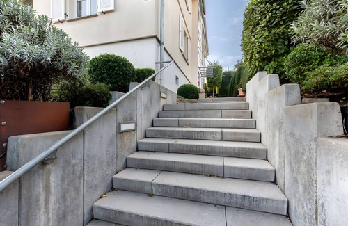 Bad Soden am Taunus Apartamento | Habitación 'Taunus-Zimmer Skyline-Blick' con Wi-Fi