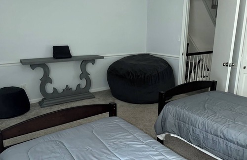 Niceville Casa | Room @ The Big Red House