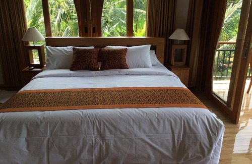 Banjartegehe Casa | Room in Villa - Villa - Warung Aromachampuhan