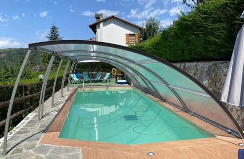 Santo Stefano dʼAveto Apartamento | Habitación 'Viola' con vistas a la montaña, piscina compartida y Wi-Fi