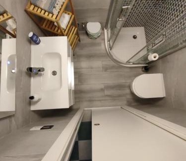 La Línea de la Concepción Casa | Room with private bathroom in shared apartment 50m from Gibraltar
