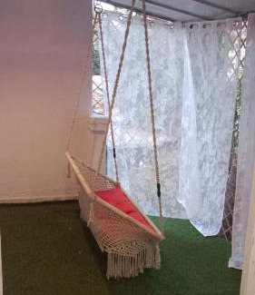 Pali Hill Apartamento | Room with a private deck