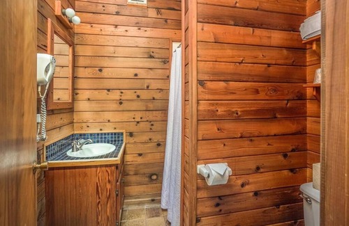 Downtown Cannon Beach Hotel | Room with Full Kitchen at Cannon Beach Hotel Collection! Beach Access