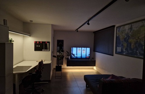 Baal Casa | Room with private bathroom, garden and modern amenities in a beautiful area.