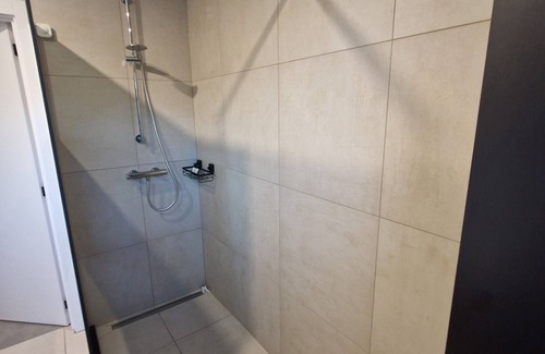Baal Casa | Room with private bathroom, garden and modern amenities in a beautiful area.