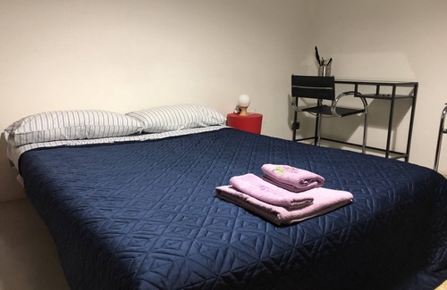 Cittadella Cama Y Desayuno | habitación con baño privado en el apartamento de la ciudad de Parma